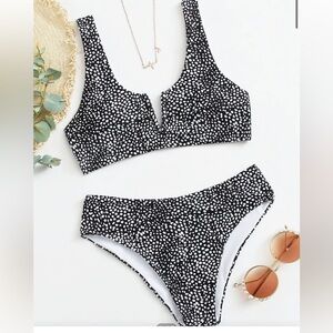 SHEIN Black & White Speckled V-Notch Bikini Set